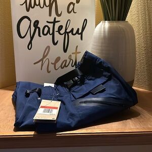 NWT Nike Dri-Fit Tech Pack Loose Fit Pants Womens LARGE DH8000-492